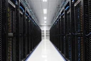 海外服务器和国内服务器哪个更安全