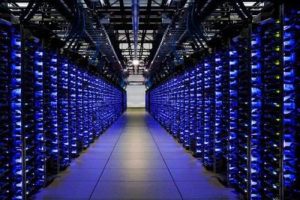 日本服务器香港服务器哪个好